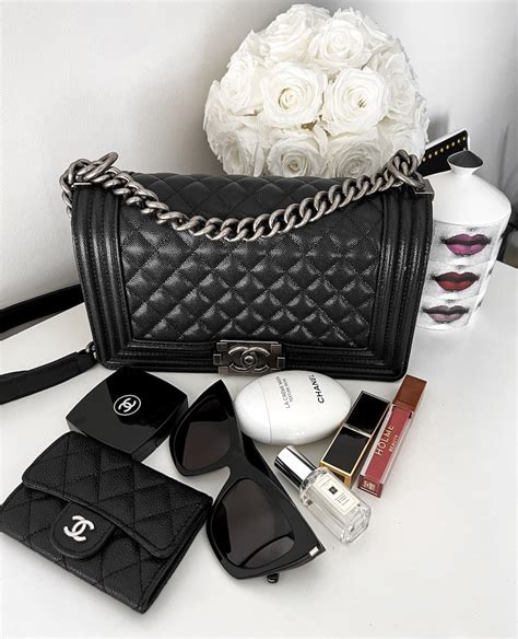 pictures of celebrities with a chanel boy bag|chanel bag review.